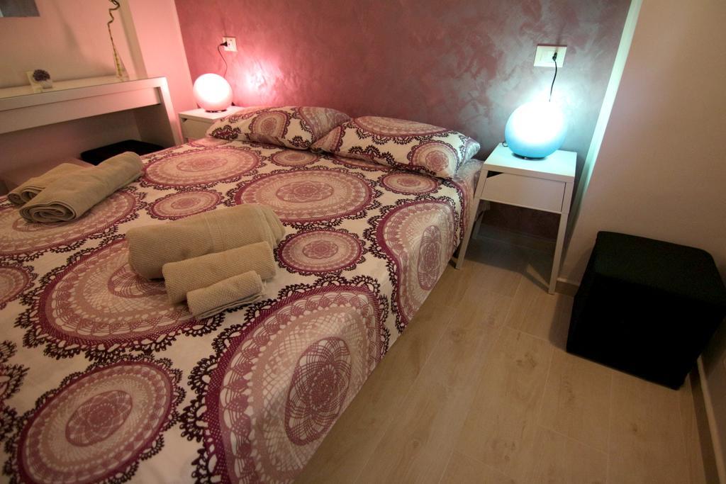Rosemary Charming Rooms Termoli Bilik gambar
