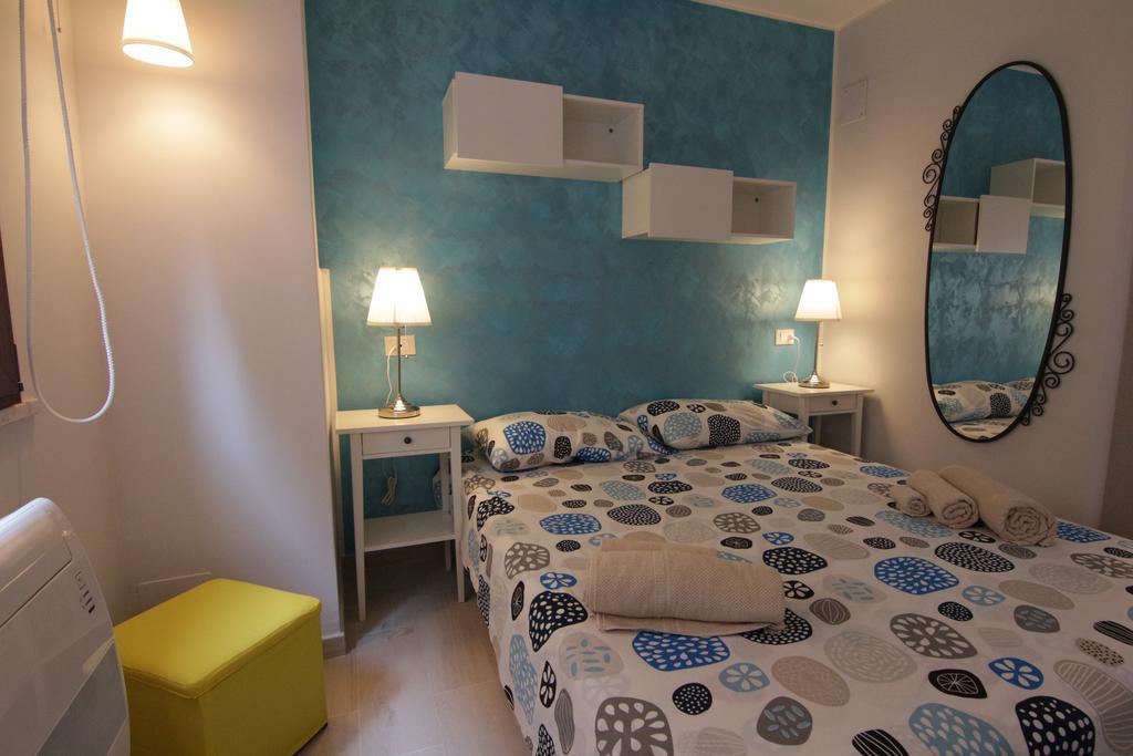 Rosemary Charming Rooms Termoli Bilik gambar